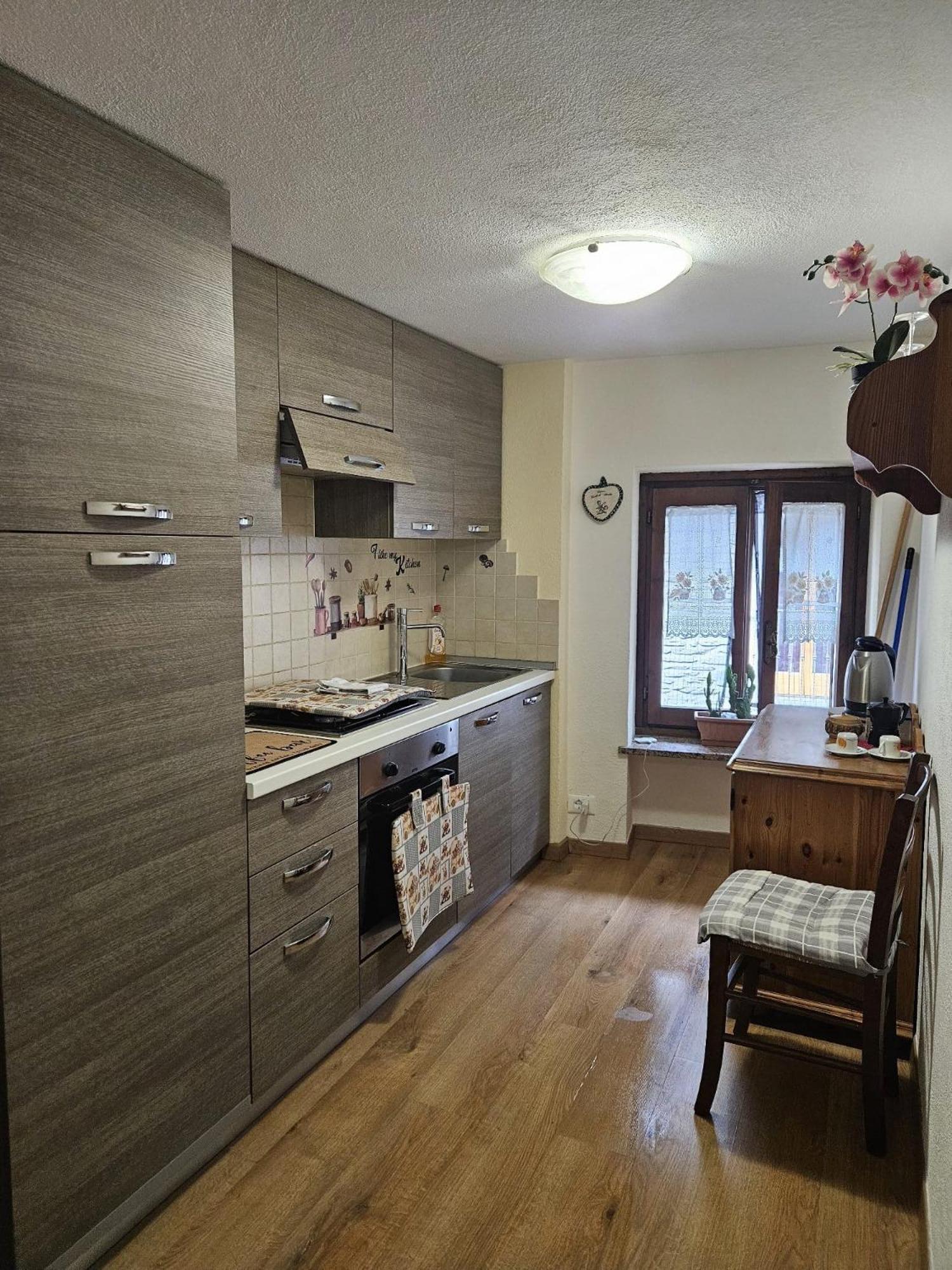 L' Archetto Apartment ลาซัลเล ภายนอก รูปภาพ