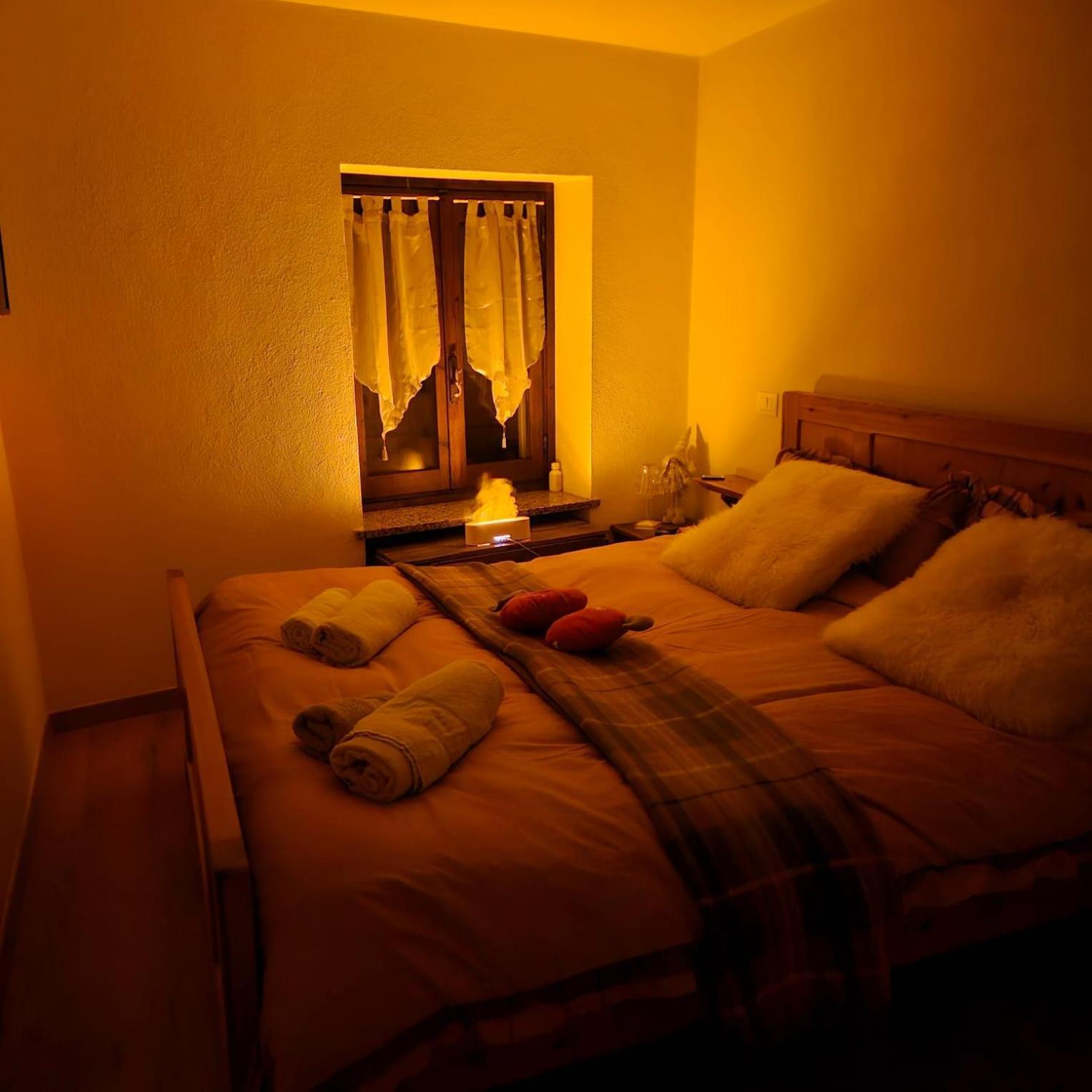 L' Archetto Apartment ลาซัลเล ภายนอก รูปภาพ